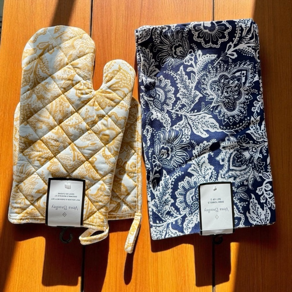 Vera Bradley yellow, blue and white Kitchen Set - Picture 7 of 7